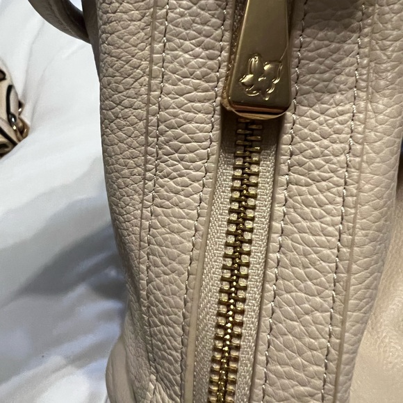 Ora Delphine bucket bag with makeup case - Picture 7 of 11